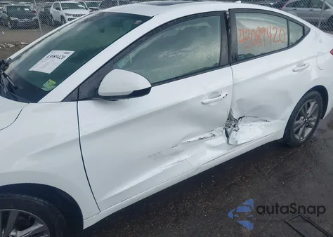 2018 Hyundai Elantra Value Edition z USA, uszkodzony, nr VIN 5NPD84LF3JH385172